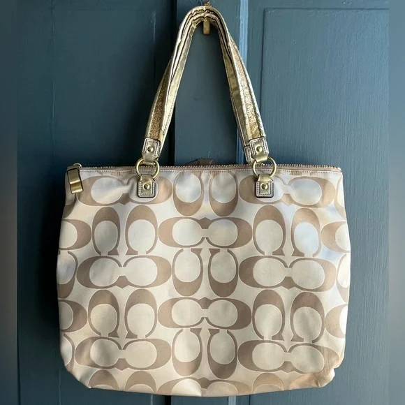 Coach Poppy Daisy Signature Applique Glam Tote -REHAB PIECE - Picture 3 of 11